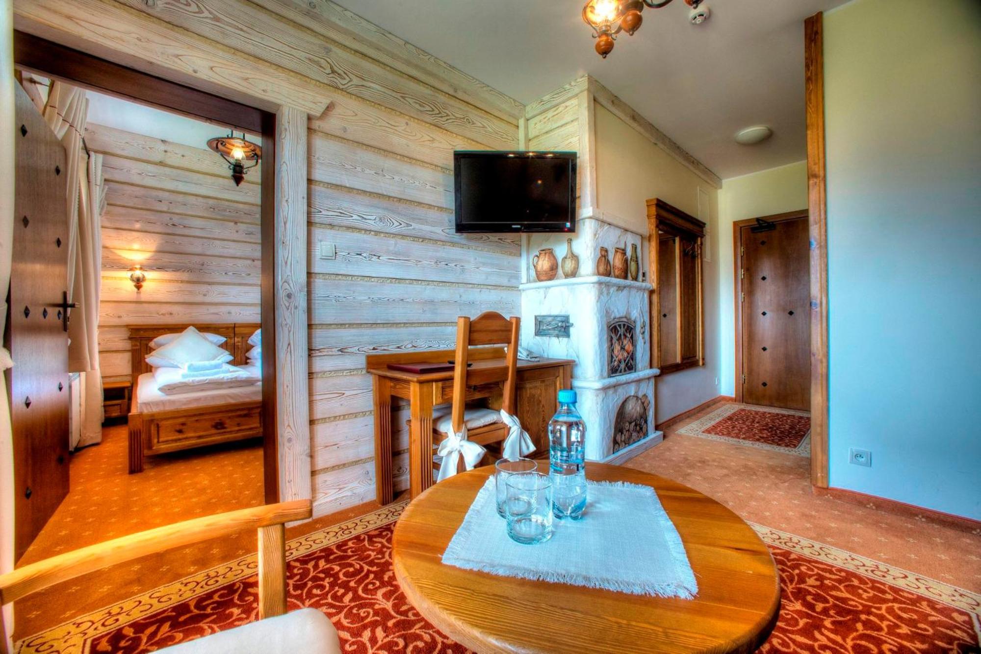 Hotel Carpatia Bieszczadzki Gosciniec Wetlina Bagian luar foto